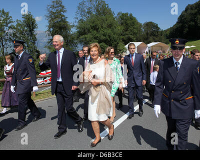 Fürst Hans Adam II (l) Und Erbprinz Alois Von Und Zu Liechtenstein Zu ...