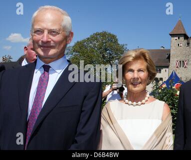 Fürst Hans Adam II. und Prinzessin Marie besuchen die Feierlichkeiten zum Nationalfeiertag am 15. August 2012 in Vaduz, Liechtenstein. Foto: Albert Nieboer Niederlande Stockfoto