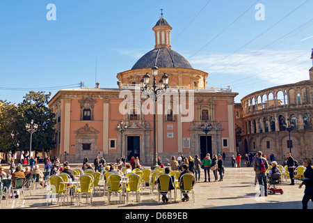 Stadt Valencia, Spanien. Die Basilika auf der Plaza De La Virgen. Stockfoto