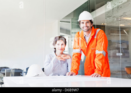 Business-Leute reden in treffen Stockfoto