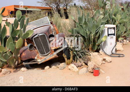 Oldtimer in der namibischen Wüste Stockfoto