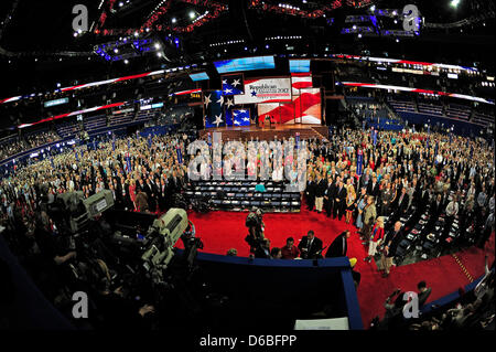 Ein Gruppenfoto von den Delegierten der 2012 Republican National Convention in Tampa Bay, Florida am Dienstag, 28. August 2012 Teil. . Bildnachweis: Ron Sachs / CNP. (Einschränkung: keine New York oder New Jersey Zeitungen oder Zeitungen im Umkreis 75 Meilen von New York City) Stockfoto