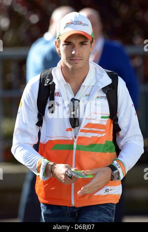 Französischer Formel-1-Testdriver Jules Bianchi von Force India kommt das Fahrerlager an der Rennstrecke Circuit de Spa-Francorchamps in der Nähe von Spa, Belgien, 1. September 2012. Die Formel 1 Grand Prix von Belgien wird am 2. September 2012 stattfinden. Foto: David Ebener dpa Stockfoto