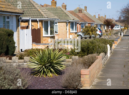 Bungalow private Eigentümer bewohnt Wohnraum zu Frinton on Sea, Essex, England Stockfoto