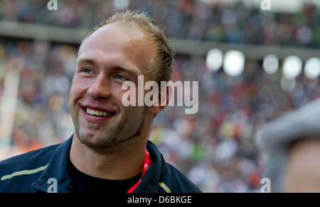 Deutsche Diskus-Werfer Robert Harting lächelt im Stadion die Leichtathletik-Welt Herausforderung ISTAF im Olympiastadion in Berlin, Deutschland, 2. September 2012. Foto: SVEN HOPPE Stockfoto