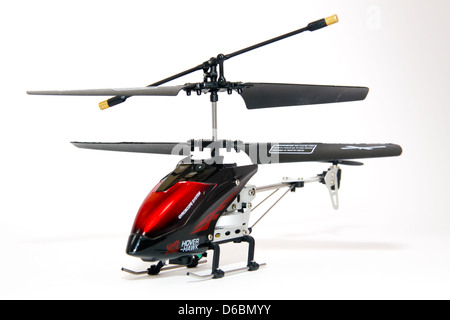 Kleine 3-Kanal-Fernbedienung Modellhubschrauber Stockfoto