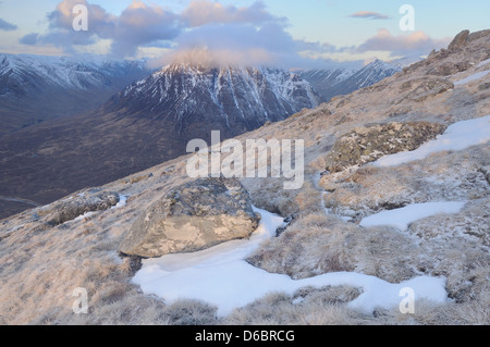 Winter-Morgensonne auf Stob Dearg, Buahaille Etive Mor, Beinn entnommen einer "Chrulaiste, Schottisches Hochland Stockfoto