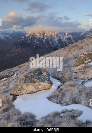 Winter-Morgensonne auf Stob Dearg, Buahaille Etive Mor, Beinn entnommen einer "Chrulaiste, Schottisches Hochland Stockfoto