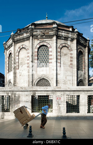 Koca Sinan Pasa Türbesi, Yeniciler Cadesi (Balltyp der Divan Yolu), Istanbul, Ägypten Stockfoto