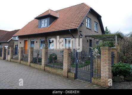 Das Haus der Familie Wulff sieht in Großburgwedel, Deutschland, 4. Januar 2012. Bundespräsident Christian Wulff steht unter wachsendem Druck wegen einem Kredit-Skandal und sein Umgang mit den Medien. Foto: HOLGER HOLLEMANN Stockfoto