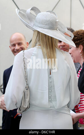 Niederländischen Kronprinzessin Maxima Masdar City in Abu Dhabi, Vereinigte Arabische Emirate, 9. Januar 2012 zu besuchen. für einen Staatsbesuch in den Vereinigten Arabischen Emiraten vom 8. bis 9. Januar 2012 ist er niederländische Königsfamilie zu Gast. Foto: Patrick van Katwijk / Niederlande, Stockfoto