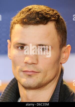 Profiboxer Robert Stieglitz, WBO-Weltmeister im super-Mittelgewicht, ist während einer Pressekonferenz in Offenburg, Deutschland, 11. Januar 2012 abgebildet. Adie Kampf um den Weltmeister-Titel stattfinden am 14. Januar 2012 in Offenburg. Foto: PATRICK SEEGER Stockfoto