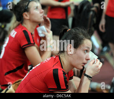 Polnische Paulina Okaj ist enttäuscht, nach dem Verlust der Europäischen Hallenmasters Feldhockey Halbfinalspiel zwischen Weißrussland und Polen in der Arena in Leipzig, Deutschland, 14. Januar 2012. Foto: HENDRIK SCHMIDT Stockfoto