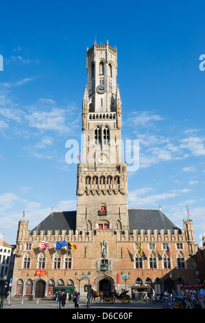 13. Jahrhundert Belfort, Glockenturm im Marktplatz, Altstadt, UNESCO-Weltkulturerbe, Brügge, Flandern, Belgien, Europa Stockfoto