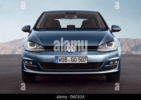 HANDOUT - zeigt ein undatiertes Handout Bild von Volkswagen den neuen VW Golf 7 in Wolfsburg, Deutschland. Volkswagen präsentiert die 7. Generation ihrer VW Golf-Serie in Berlin am 4. September 2012. Foto: VOLKSWAGEN (-. OBLIGATORISCHE GUTSCHRIFT.) Stockfoto