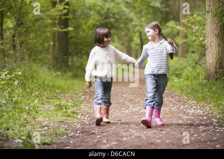 Mädchen, Freundschaft, Zusammenhalt, 2 Kinder, Freundin Stockfoto