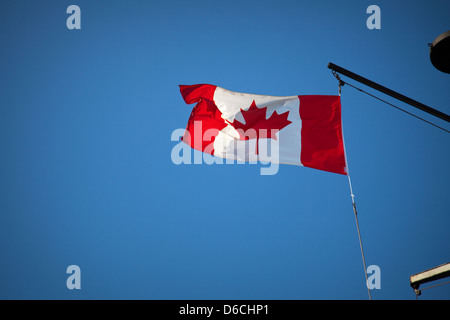 Kanadische Flagge auf der BC-Fähre Stockfoto