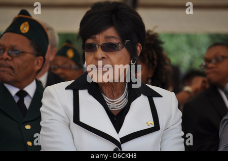 Ex-Frau des ehemaligen südafrikanischen Präsidenten Nelson Mandela; Winnie Madikizela-Mandela Teilnahme an militärischen Parade Auszeichnungen in Pretoria Stockfoto