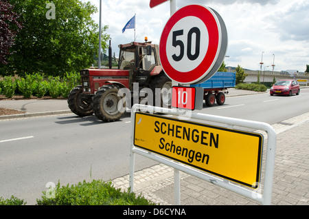 Schengen, Luxemburg, dem Ortseingangsschild von Schengen in Luxemburg Stockfoto