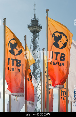 Berlin, Deutschland, Fahnen der internationalen Tourismus Börse Berlin, ITB, vor dem Funkturm Stockfoto