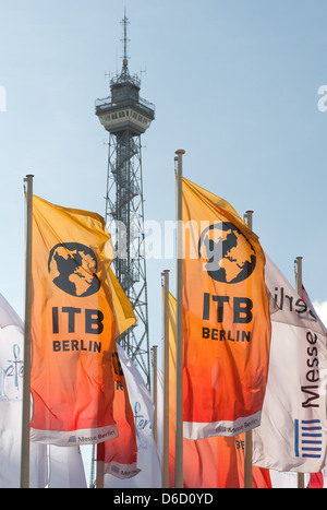 Berlin, Deutschland, Fahnen der internationalen Tourismus Börse Berlin, ITB, vor dem Funkturm Stockfoto