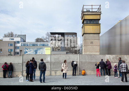 Berlin, Deutschland, einem alten Wachturm an der Gedenkstätte Bernauer Straße Stockfoto