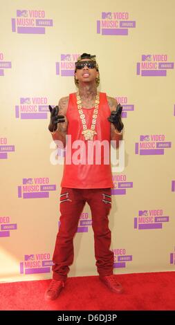 Rapper Tyga kommt bei den MTV Video Music Awards im Staples Center in Los Angeles, USA, im 6. September 2012. Foto: Hubert Boesl Stockfoto