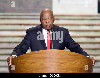 US-amerikanischer Jurist John Lewis (Demokrat of Georgia) macht Bemerkungen bei der Democratic National Convention 2012 in Charlotte, North Carolina auf Donnerstag, 6. September 2012. . Bildnachweis: Ron Sachs / CNP. (Einschränkung: keine New York oder New Jersey Zeitungen oder Zeitungen im Umkreis 75 Meilen von New York City) Stockfoto