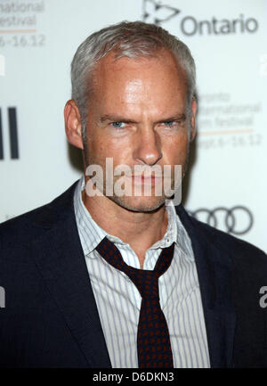 Regisseur Martin McDonagh kommt bei der Premiere von "Sieben Psychopathen" während des Toronto International Film Festival im Ryerson Theatre in Toronto, Kanada, am 7. September 2012. Foto: Hubert Boesl Stockfoto