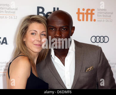 Schauspieler David Gyasi und Emma Gyasi kommen bei der Weltpremiere von "Cloud Atlas" während des Toronto International Film Festival im Fürsten Wale Theatre in Toronto, Kanada, am 8. September 2012. Foto: Hubert Boesl Stockfoto