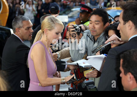 Schauspielerin Naomi Watts kommt bei der Premiere des Films "The Impossible" während des Toronto International Film Festival Prinzessin Wale Theatre in Toronto, Kanada, am 9. September 2012. Foto: Hubert Boesl Stockfoto