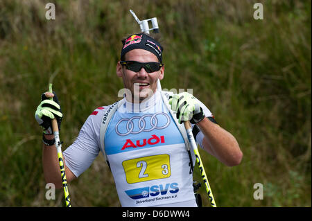 Biathlet Michael Roesch ist während der 2012 Deutsche Biathlon-Meisterschaften in der Biathlon-Arena in Altenberg, Deutschland, 14. September 2012 abgebildet. Er kam im dritten. Foto: Arno Burgi Stockfoto