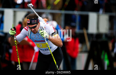 Biathlet Michael Roesch ist während der 2012 Deutsche Biathlon-Meisterschaften in der Biathlon-Arena in Altenberg, Deutschland, 14. September 2012 abgebildet. Er kam im dritten. Foto: Arno Burgi Stockfoto