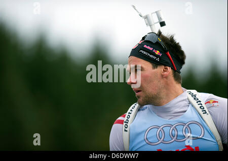 Biathlet Michael Roesch ist während der 2012 Deutsche Biathlon-Meisterschaften in der Biathlon-Arena in Altenberg, Deutschland, 14. September 2012 abgebildet. Er kam im dritten. Foto: Arno Burgi Stockfoto