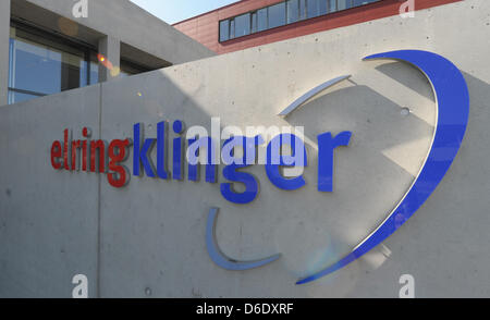 Das Logo der deutschen Auto Ersatzteile Hersteller ElringKlinger ts abgebildet in Dettingen ein der Erms, Deutschland, 7. September 2012. Foto: Franziska Kraufmann Stockfoto