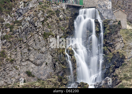 Wasserfall am Hafen San Isidro. In Riofrio Stockfoto