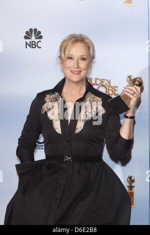 Am besten Schauspielerin Gewinner Beste Schauspielerin Sieger Meryl Streep Posen im Presseraum der 69. Annual Golden Globe Awards am 15. Januar 2012 von der Hollywood Foreign Press Association in Beverly Hilton Hotels in Los Angeles, USA, vorgestellt. Foto: Hubert Boesl Stockfoto