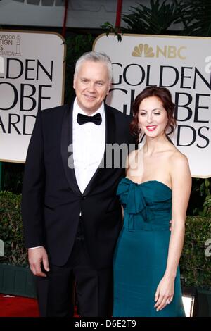 Schauspieler Tim Robbins und Eva Amurri Martino erreichen die 69. Annual Golden Globe Awards am 15. Januar 2012 von der Hollywood Foreign Press Association in Beverly Hilton Hotels in Los Angeles, USA, vorgestellt. Foto: Hubert Boesl Stockfoto