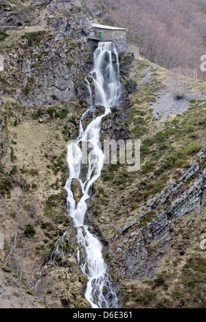 Wasserfall am Hafen San Isidro. In Riofrio Stockfoto