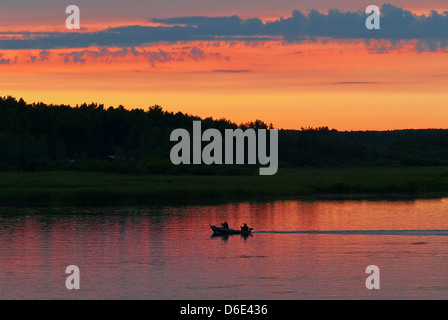 Sonnenuntergang am Ladogasee, Russland Stockfoto