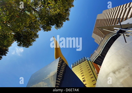 Asahi Bier Sitz mit einer goldenen Flamme, Asakusa, Tokio, Japan Stockfoto