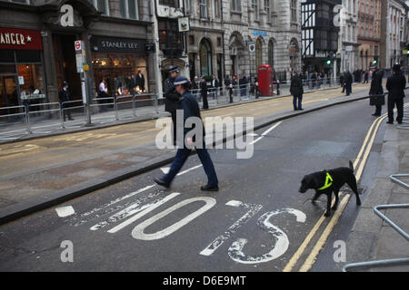 London, UK. 17. April 2013. Baroness Thatcher Trauerzug durchläuft London.Credit: Sebastian Remme/Alamy Live News Stockfoto