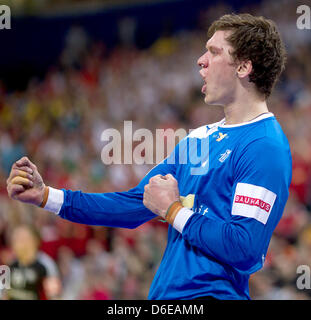 Dänemarks Torhüter Niklas Landin Jacobsen Jubel während der Handball-Europameisterschaft match zwischen Dänemark und Deutschland in Belgrad, 23. Januar 2012. Dänemark gewann 28-26. Foto: Jens Wolf Stockfoto