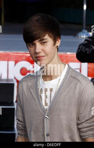 Sänger Justin Bieber besucht Michael Jackson Hand und Fußabdruck Zeremonie in Grauman Chinese Theatre in Los Angeles, USA, am 26. Januar 2012. Foto: Hubert Boesl Stockfoto