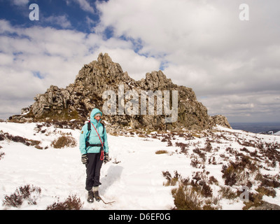 Eine Frau zu Fuß auf den Stiperstones, Shropshire, UK. Stockfoto