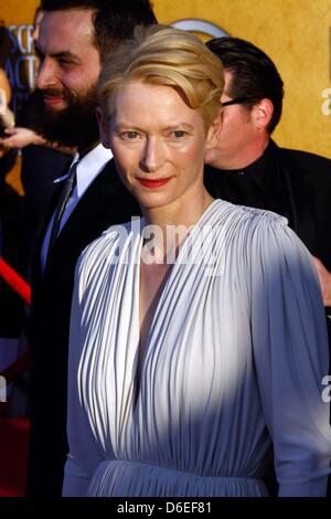 Britische Schauspielerin Tilda Swinton besucht die 18. jährliche Screen Actor Guild - SAG - Awards im Shrine Auditorium in Los Angeles, USA, am 29. Januar 2012. Foto: Hubert Boesl Stockfoto