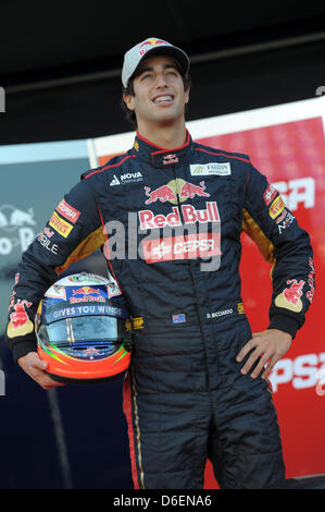 Australischen Formel1-Fahrer Daniel Ricciardo enthüllt den neuen STR7 für die kommende Formel-1-Saison auf der Rennstrecke von Jerez in Jerez De La Frontera, Spanien, 6. Februar 2012. Foto: David Ebener Stockfoto