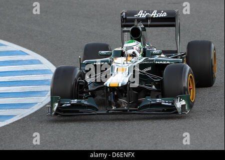 Finnische Formel-1-Pilot Heikki Kovalainen der Caterham steuert seine seine neue CT01 während des Trainings für die kommende Formel-1-Saison auf der Rennstrecke von Jerez in Jerez De La Frontera, Südspanien, 07 Februar 2012.Photo: David Ebener Stockfoto