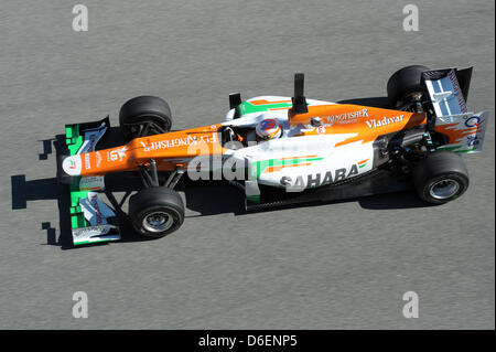 Britische Formel1-Fahrer Paul di Resta für Force India steuert seine neuen VJM05 während des Trainings für die kommende Formel-1-Saison auf der Rennstrecke von Jerez in Jerez De La Frontera, Südspanien, 7. Februar 2012.   Foto: David Ebener Stockfoto
