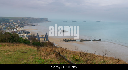 Allgemeine Ansicht über die Bucht von Arromanches-les-Bains, Calvados, Normandie, Frankreich. Oder war Mulberry Hafen für die Landung gebaut. WWWII Stockfoto